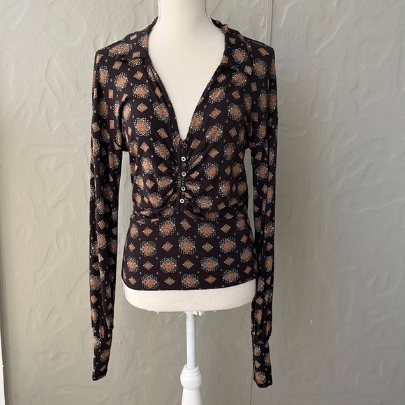 Free People Free People Sydney Printed Top M V Neck Blousy Sleeves Tile Print M - Picture 1 of 9